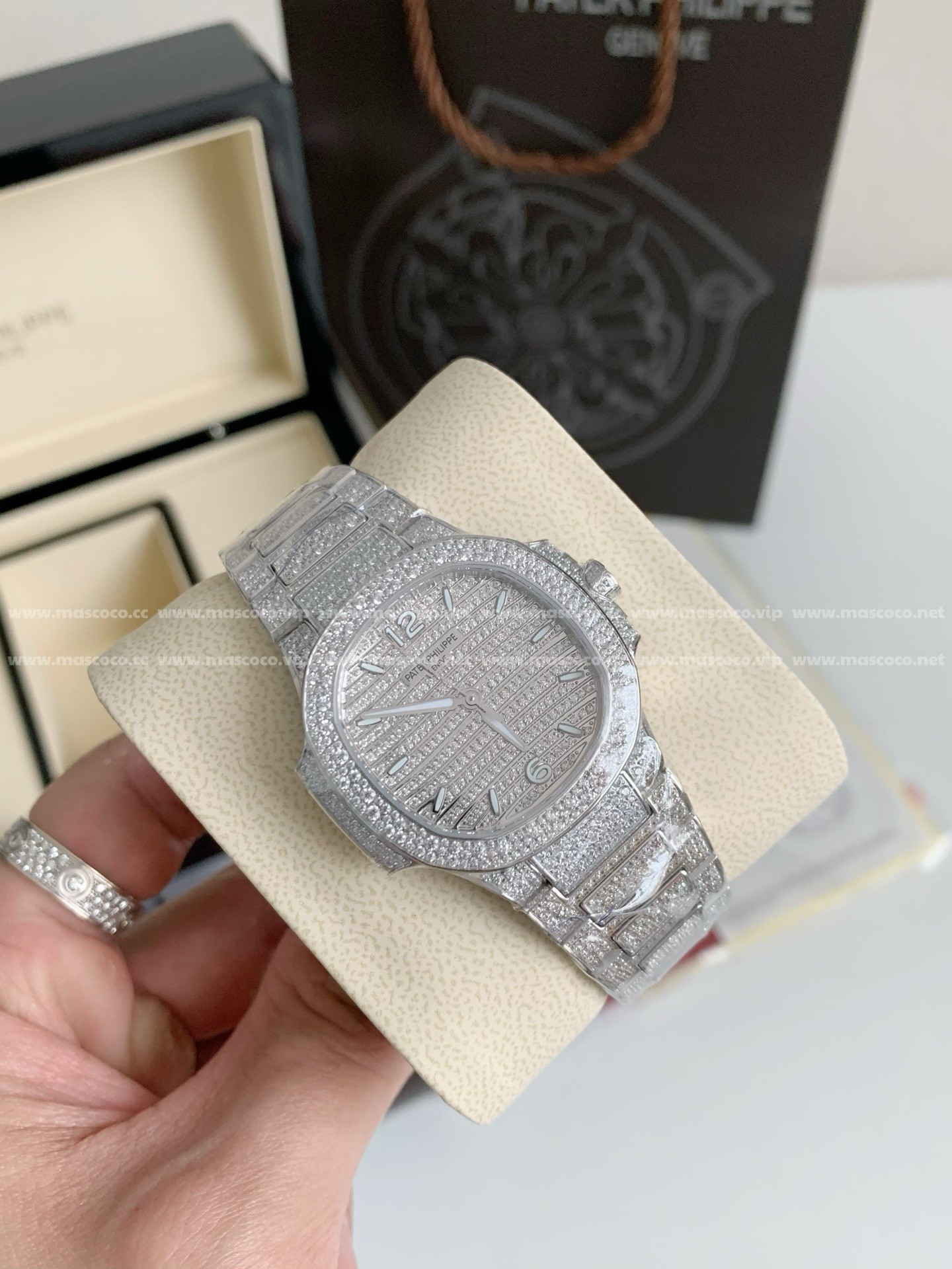「#2142」2024 Patek Philippe 7118 Women's Nautilus Full Diamond Limited Edition