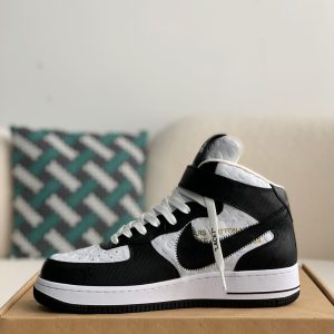「#1114」LOUIS VUITTON SNEAKERS