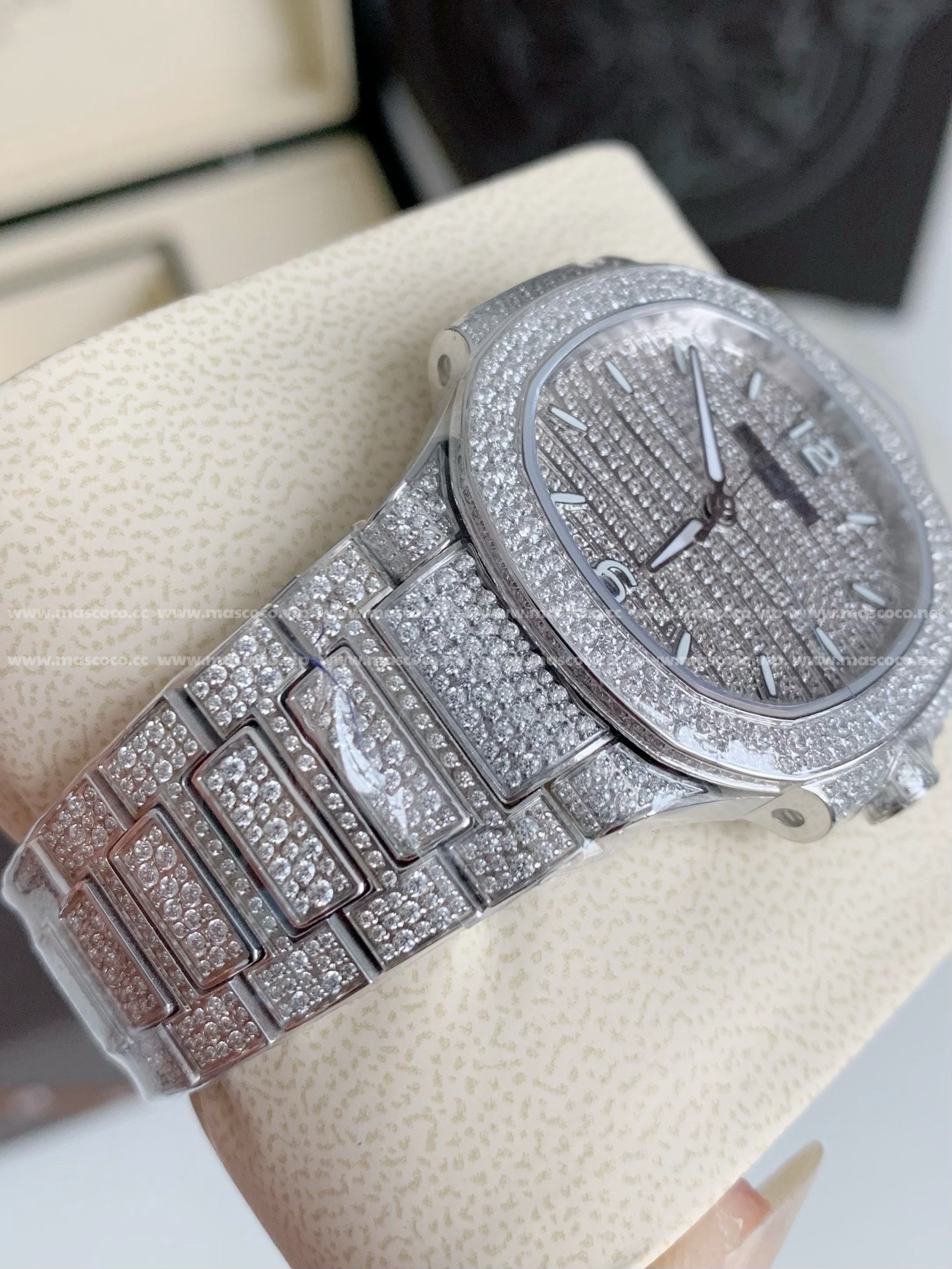 「#2142」2024 Patek Philippe 7118 Women's Nautilus Full Diamond Limited Edition