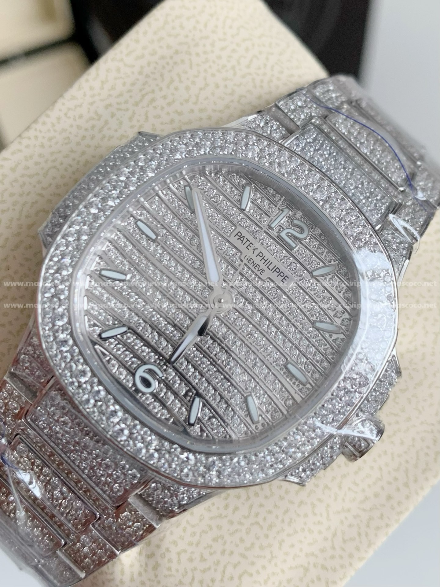 「#2142」2024 Patek Philippe 7118 Women's Nautilus Full Diamond Limited Edition