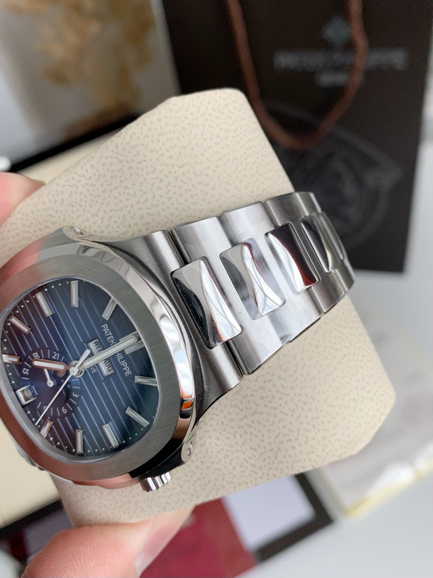 「#1398」PATEK PHILIPPE 5726 series watch