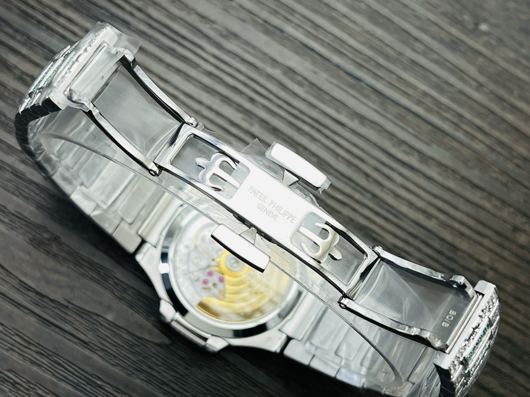 「#2126」2024 Patek Philippe 7118 Women's Nautilus Full Diamond Limited Edition