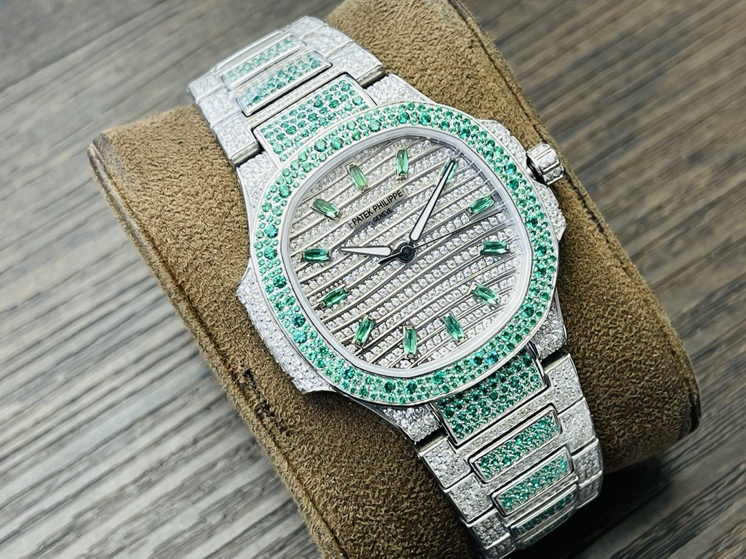 「#2126」2024 Patek Philippe 7118 Women's Nautilus Full Diamond Limited Edition