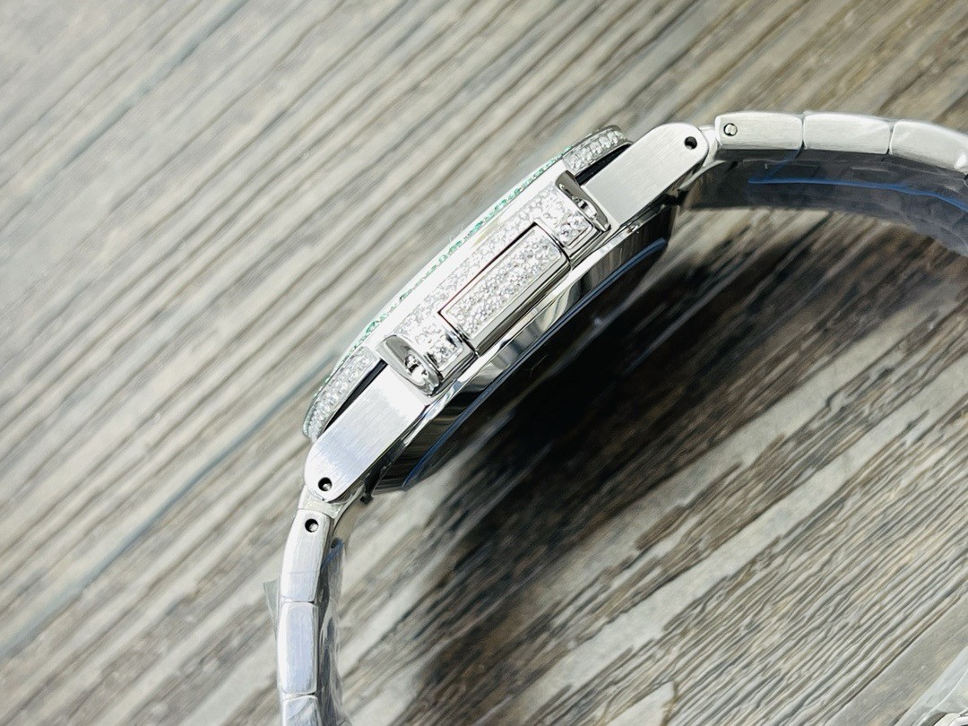 「#2126」2024 Patek Philippe 7118 Women's Nautilus Full Diamond Limited Edition