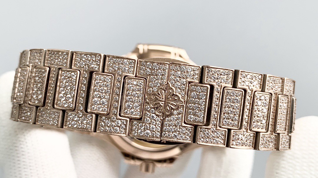 「#2141」2024 Patek Philippe 7118 Women's Nautilus Full Diamond Limited Edition