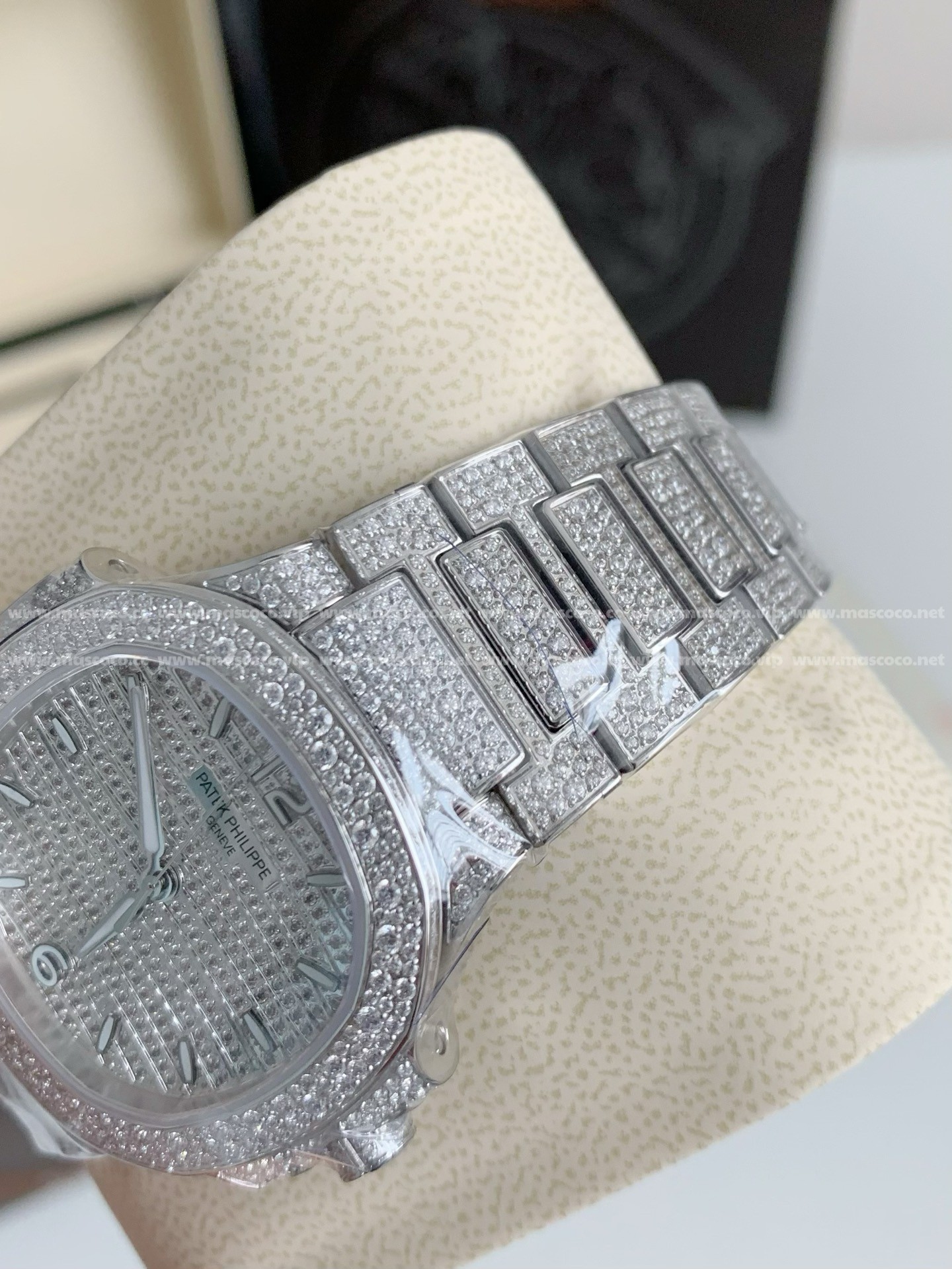 「#2142」2024 Patek Philippe 7118 Women's Nautilus Full Diamond Limited Edition