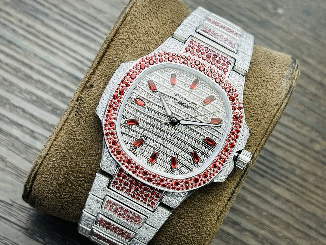 「#2125」2024 Patek Philippe 7118 Women's Nautilus Full Diamond Limited Edition