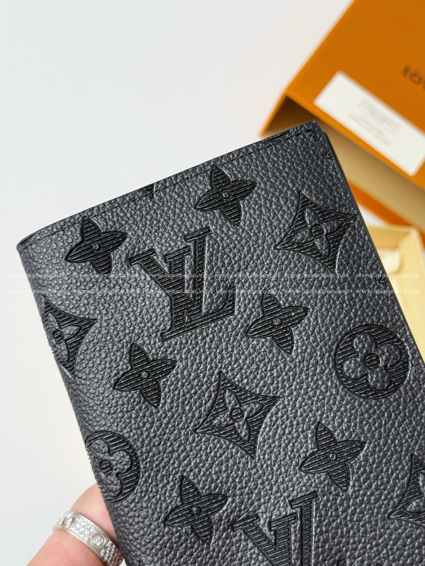「#5410」Louis Vuitton Passport Bag